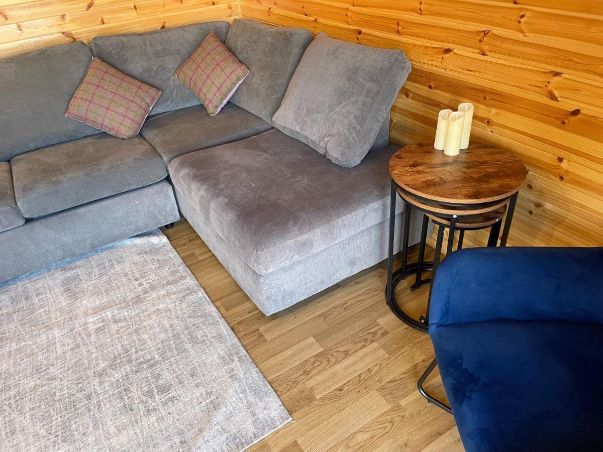 Hedgehog'S Nest Villa Bathgate Bagian luar foto